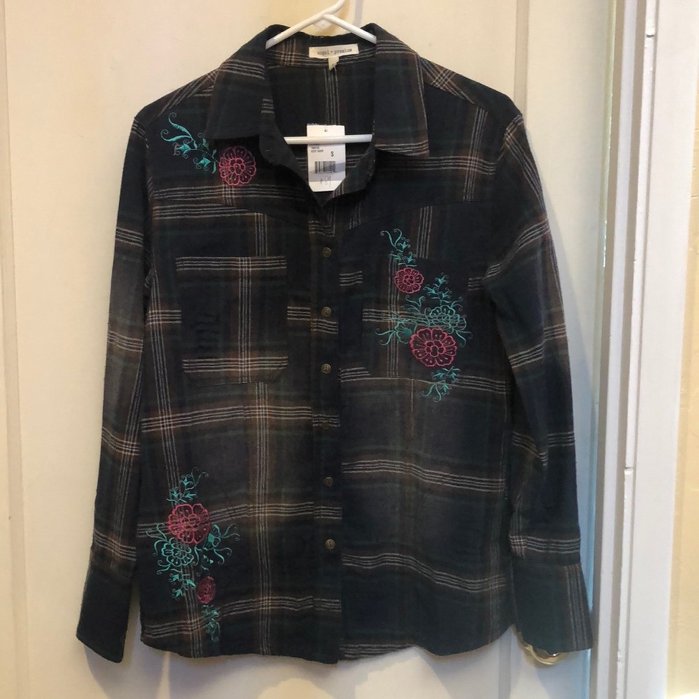 Angel + Premium NWT embroidered  distressed top